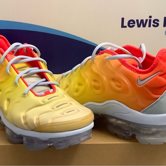 Nike Air VaporMax Plus Sunrise Women’s Size 12 - Picture 2 of 9